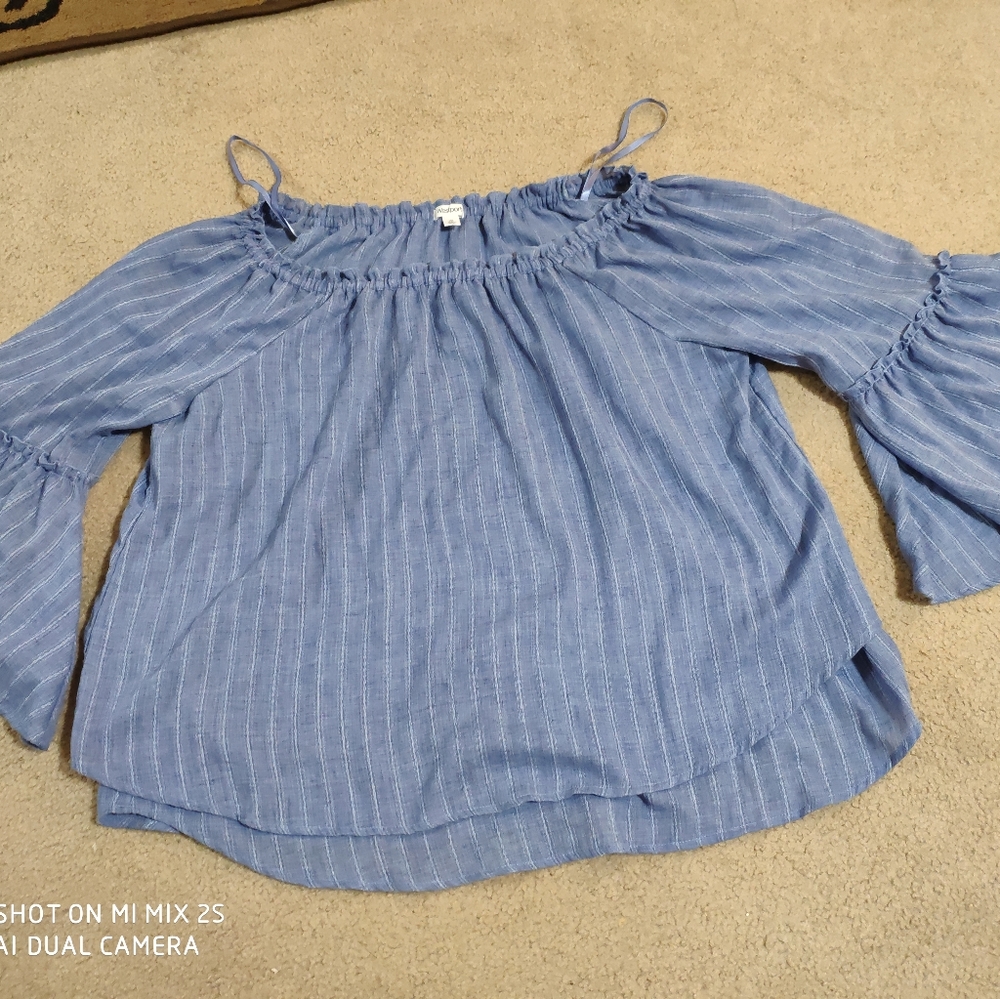 Bell sleeve stretchy like new top 2x